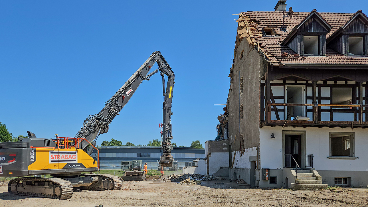 Das Riegelhaus beim Sportzentrum Zürich wird abgerissen.
